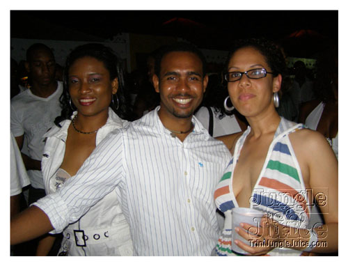 glow_barbados_2007-052