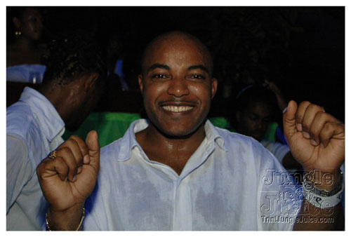 glow_barbados_2007-060