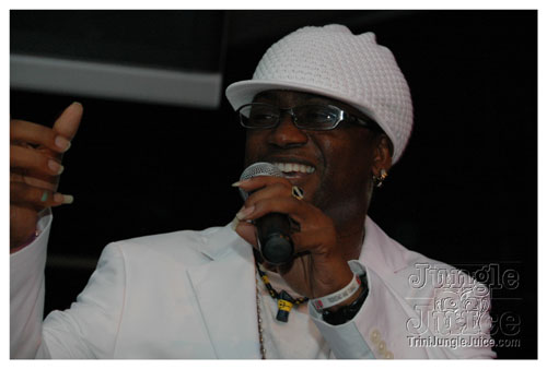 glow_barbados_2007-067