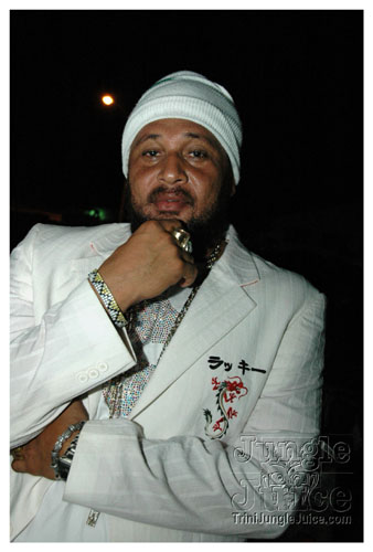 glow_barbados_2007-079