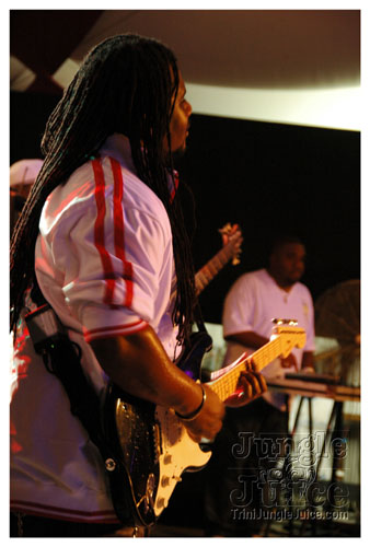 glow_barbados_2007-088