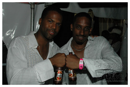 glow_barbados_2007-103