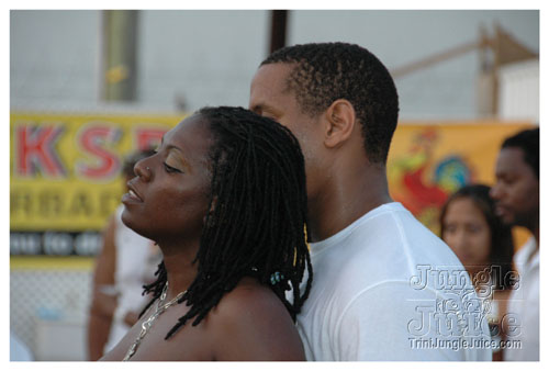 glow_barbados_2007-114