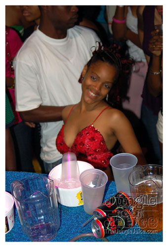 club_string_shal_bday07-051