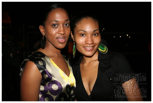 intl_flag_night_2007-004