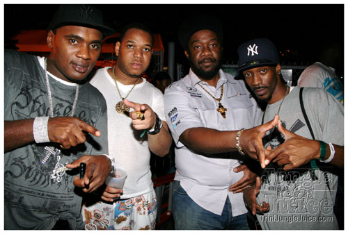 intl_flag_night_2007-005