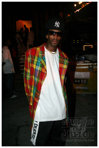 intl_flag_night_2007-006