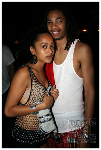 intl_flag_night_2007-007