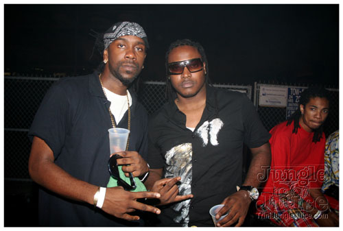 intl_flag_night_2007-008