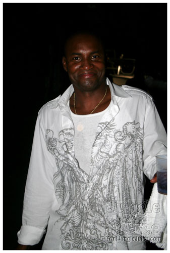 intl_flag_night_2007-014