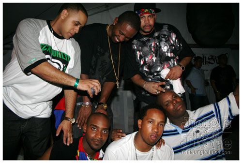 intl_flag_night_2007-020