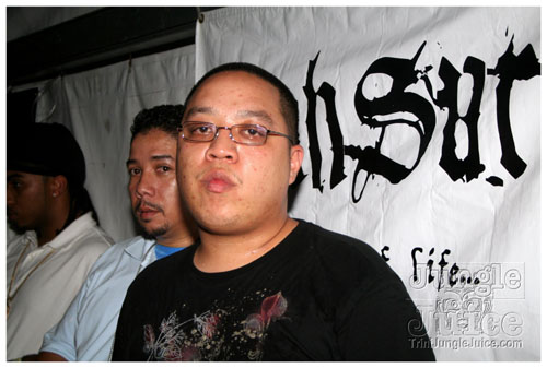 intl_flag_night_2007-022