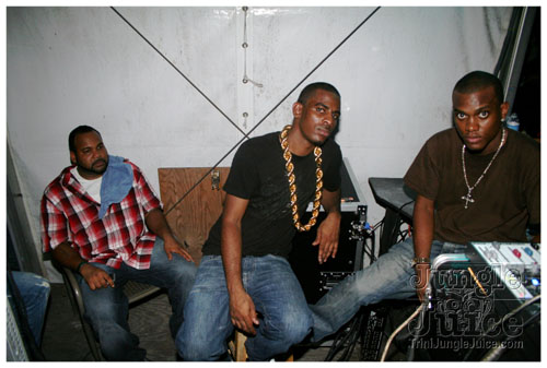 intl_flag_night_2007-023