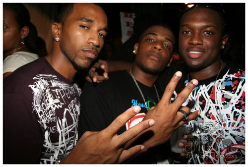 intl_flag_night_2007-027