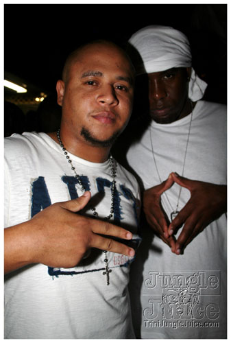 intl_flag_night_2007-029