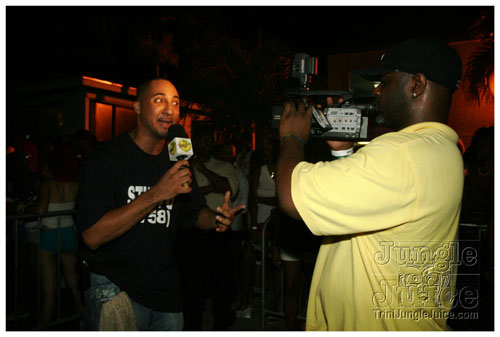 intl_flag_night_2007-033