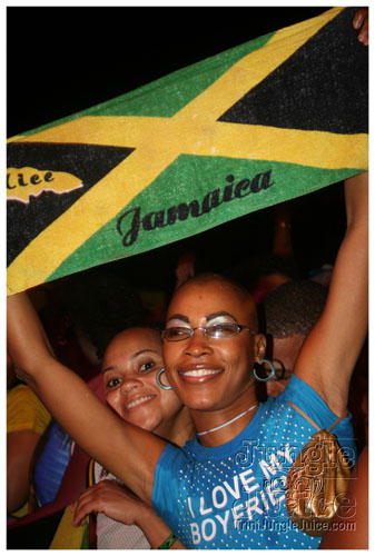 intl_flag_night_2007-035