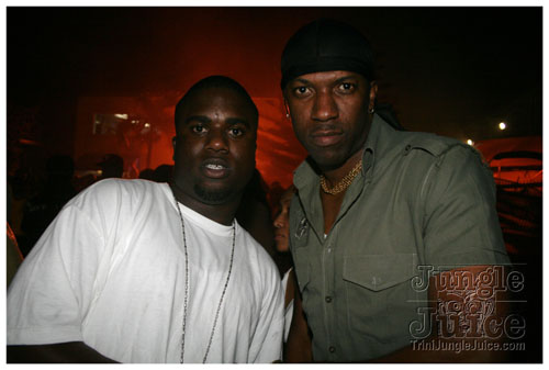 intl_flag_night_2007-036