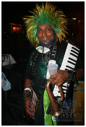 intl_flag_night_2007-037