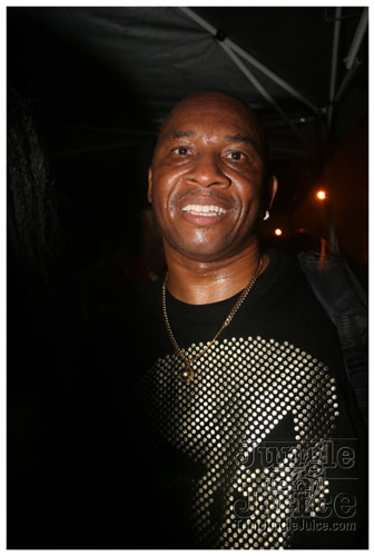 intl_flag_night_2007-038