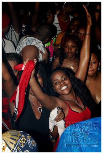 intl_flag_night_2007-043