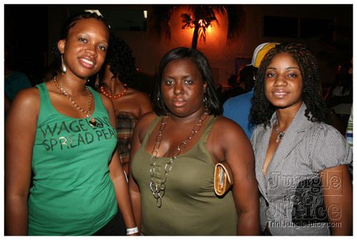 intl_flag_night_2007-057