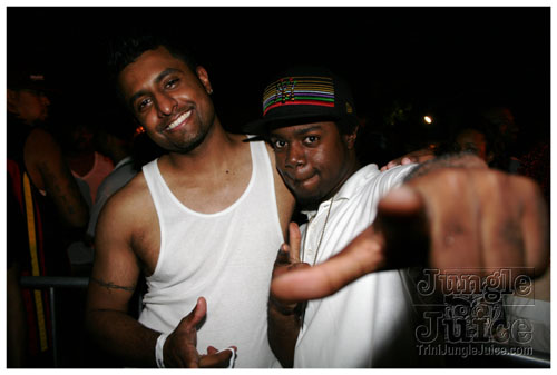 intl_flag_night_2007-059