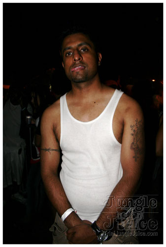 intl_flag_night_2007-060