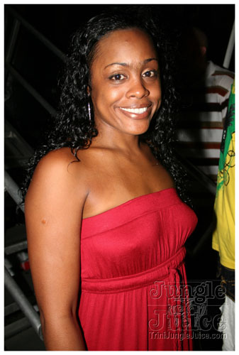 intl_flag_night_2007-063