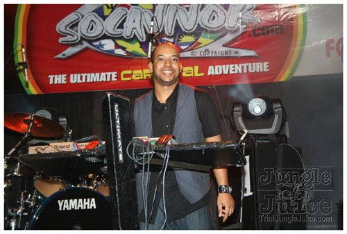 intl_flag_night_2007-075