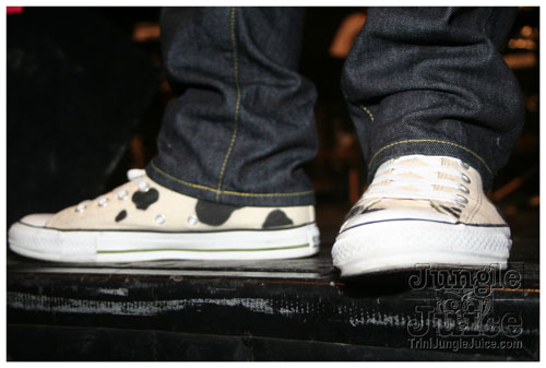 intl_flag_night_2007-079