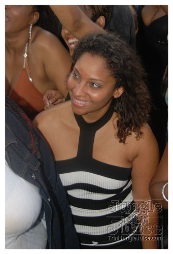 intl_flag_night_2007-101