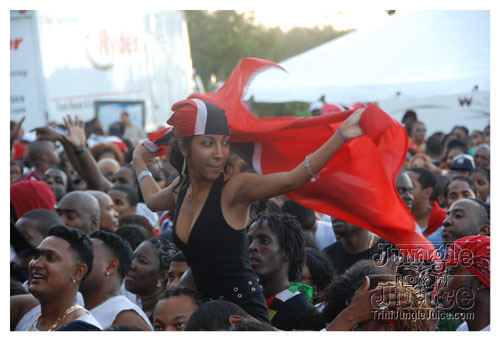 intl_flag_night_2007-108