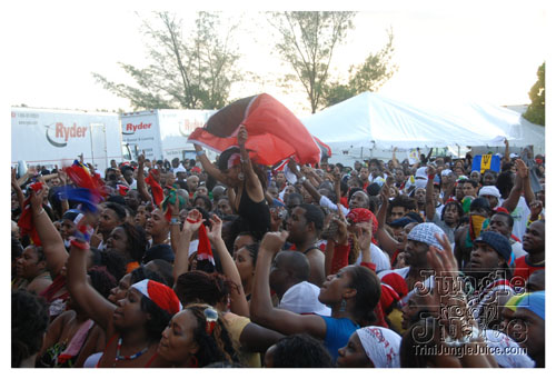 intl_flag_night_2007-110