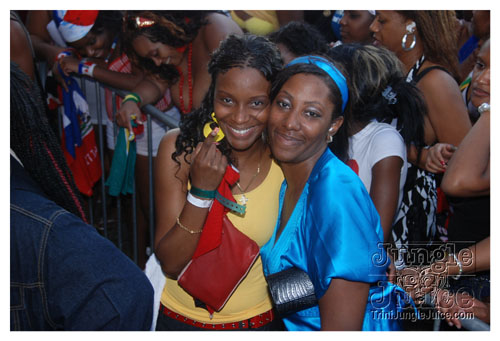 intl_flag_night_2007-112