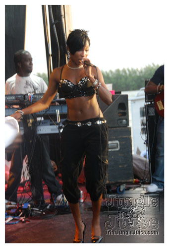 intl_flag_night_2007-113