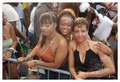 intl_flag_night_2007-120