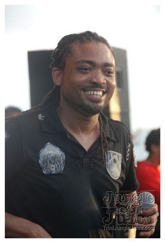 intl_flag_night_2007-123