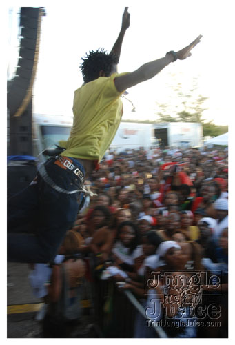 intl_flag_night_2007-127