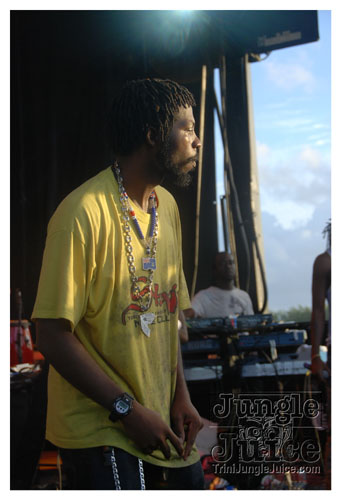 intl_flag_night_2007-128