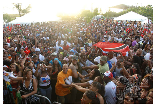 intl_flag_night_2007-129