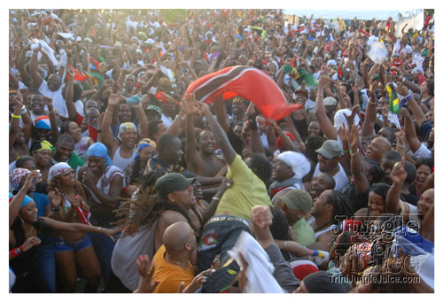 intl_flag_night_2007-131