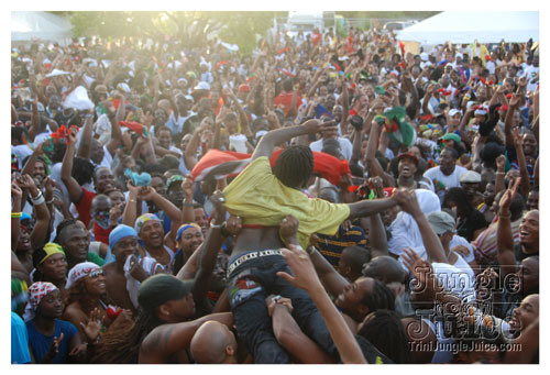 intl_flag_night_2007-132