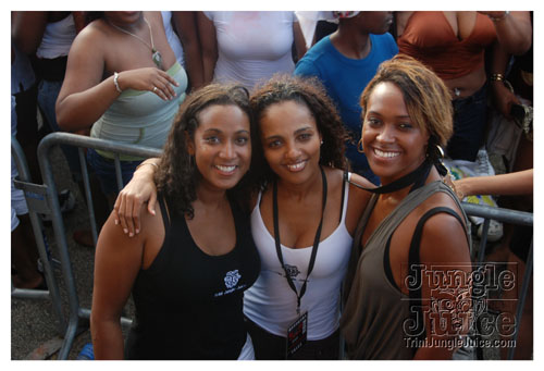 intl_flag_night_2007-138