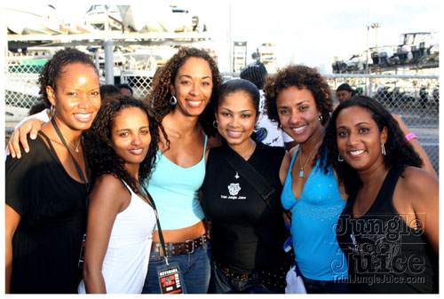 intl_flag_night_2007-167