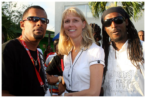 intl_flag_night_2007-168