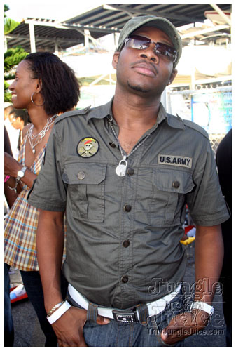 intl_flag_night_2007-170