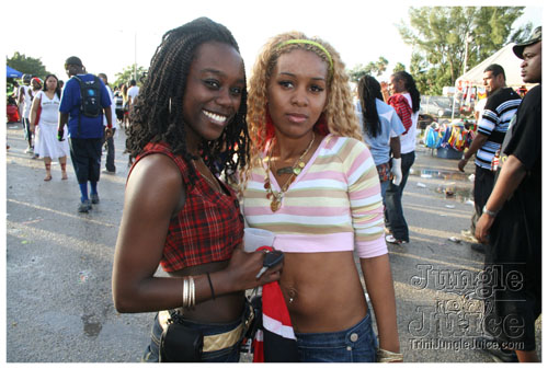 intl_flag_night_2007-178