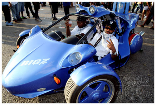 intl_flag_night_2007-182