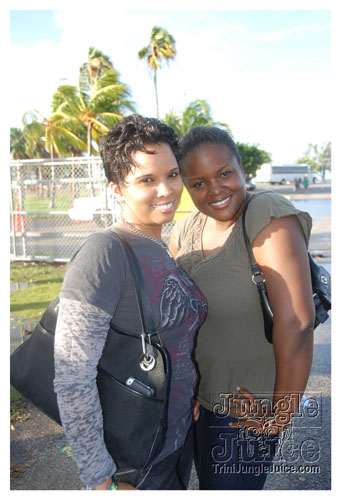 intl_flag_night_2007-187